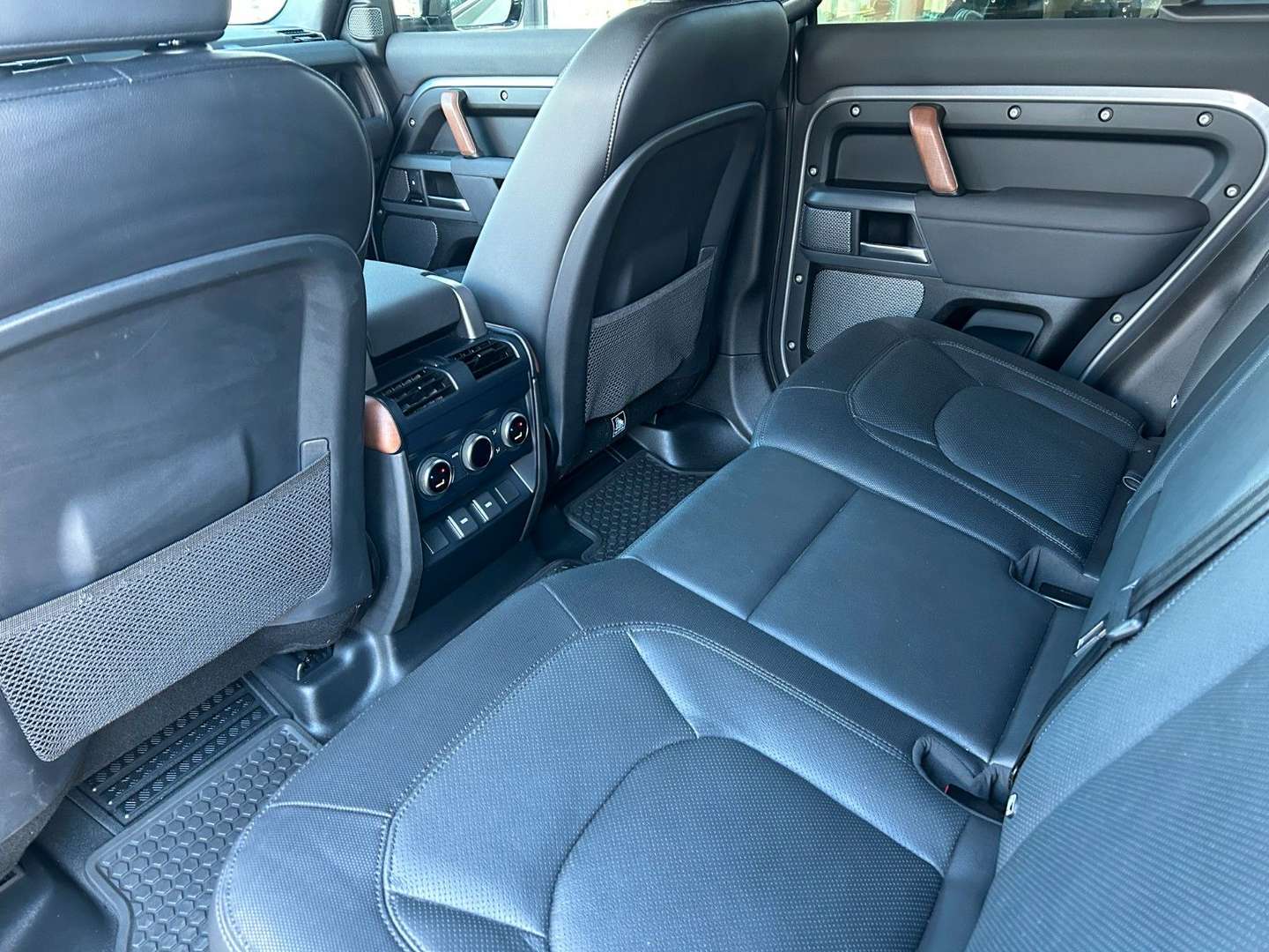 Land Rover Defender 110 X-Dynamic SE - 2023 - Joinsteer - #13