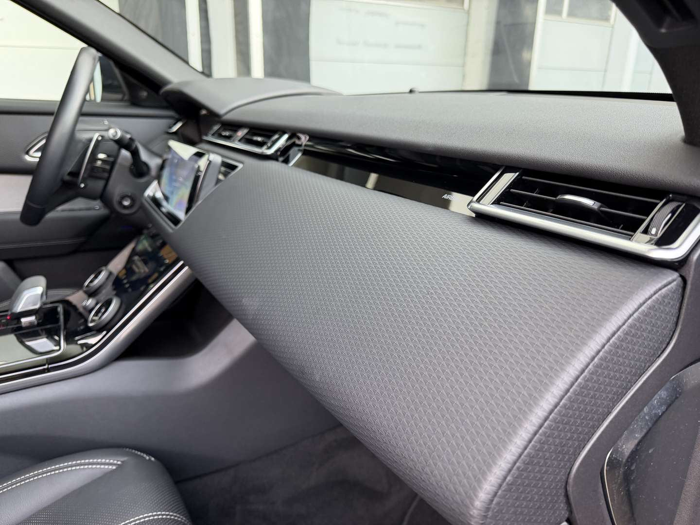 Land Rover Range Rover Velar D200 R-Dynamic SE Black Pano - 2023 - Joinsteer - #24