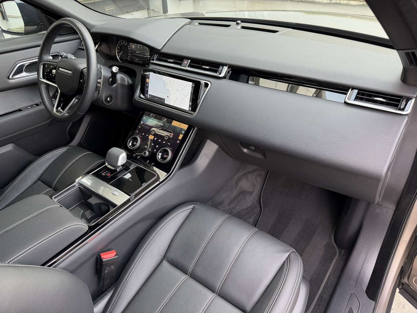 Land Rover Range Rover Velar D200 R-Dynamic SE Black Pano - 2023 - Joinsteer - #25