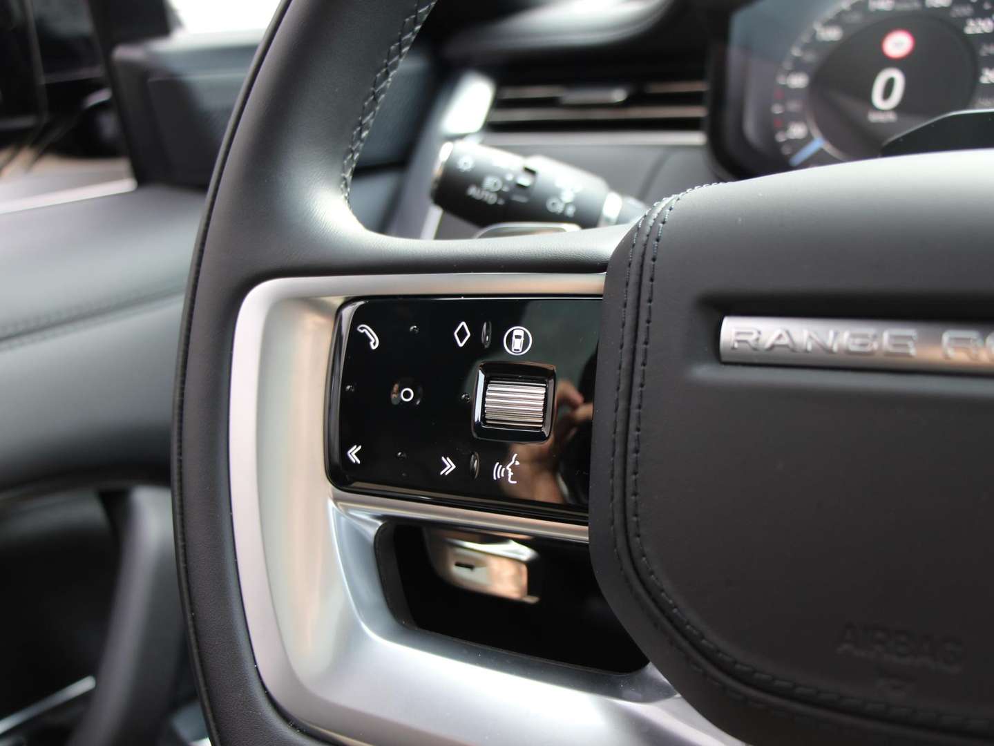 Land Rover Range Rover P550e Autobiography PHEV - 2026 - Joinsteer - #16