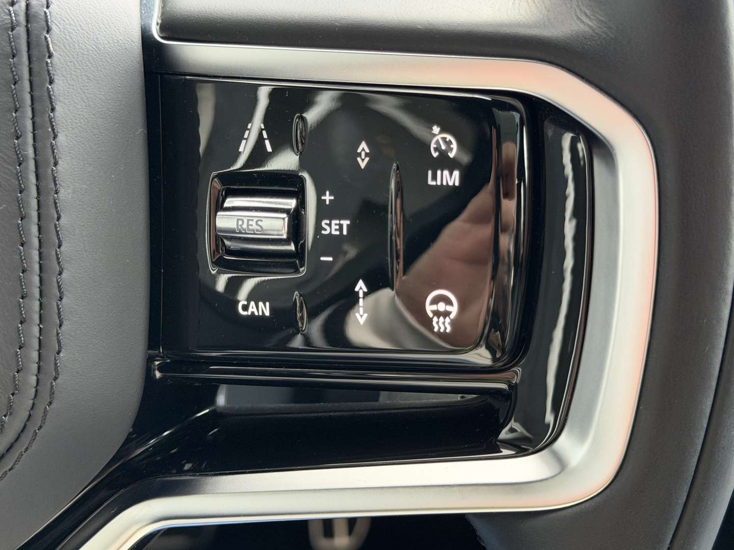 Land Rover Range Rover Velar D200 R-Dynamic SE Black Pano - 2023 - Joinsteer - #34