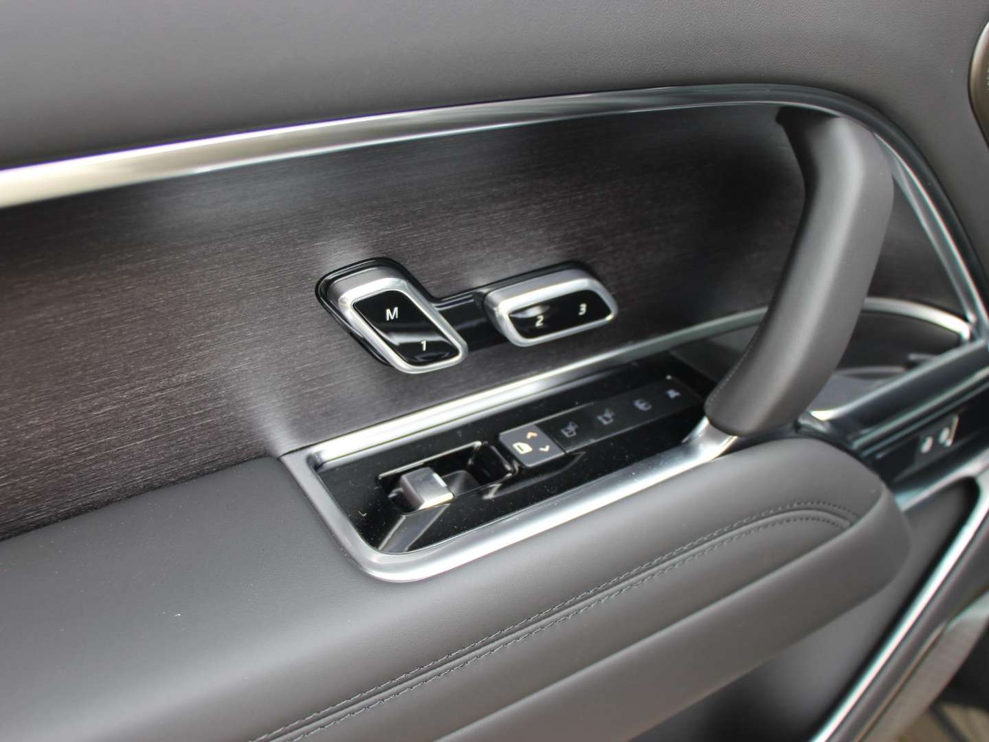 Land Rover Range Rover P550e Autobiography PHEV - 2026 - Joinsteer - #33