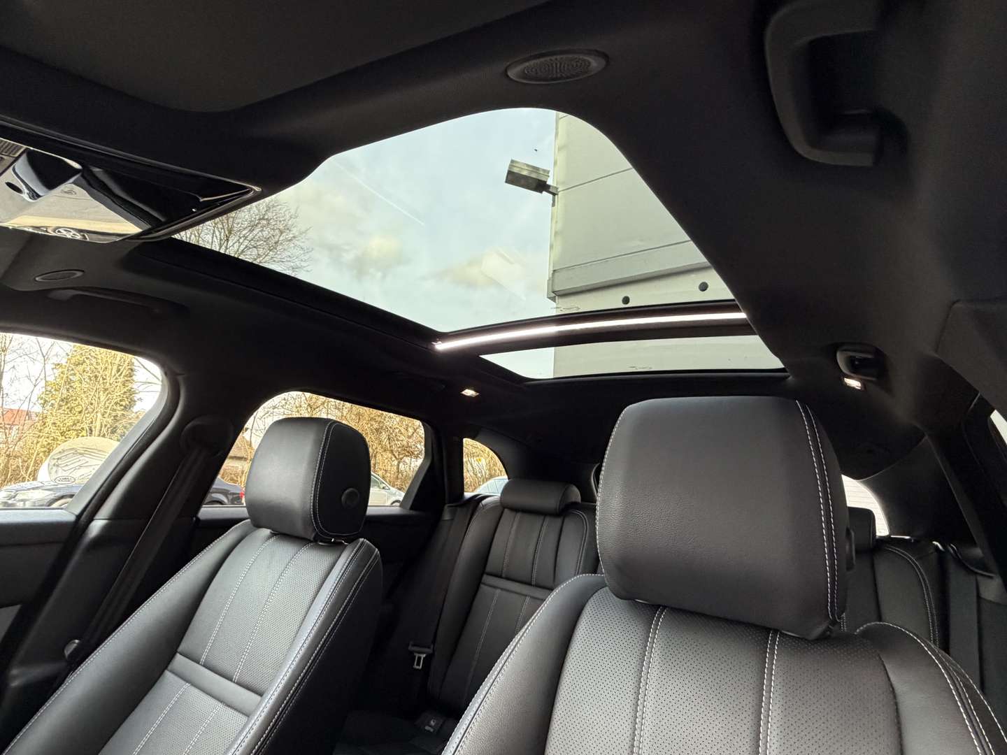 Land Rover Range Rover Velar D200 R-Dynamic SE Black Pano - 2023 - Joinsteer - #43