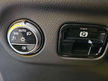 Mercedes EQE 350 AMG Line — photo 13
