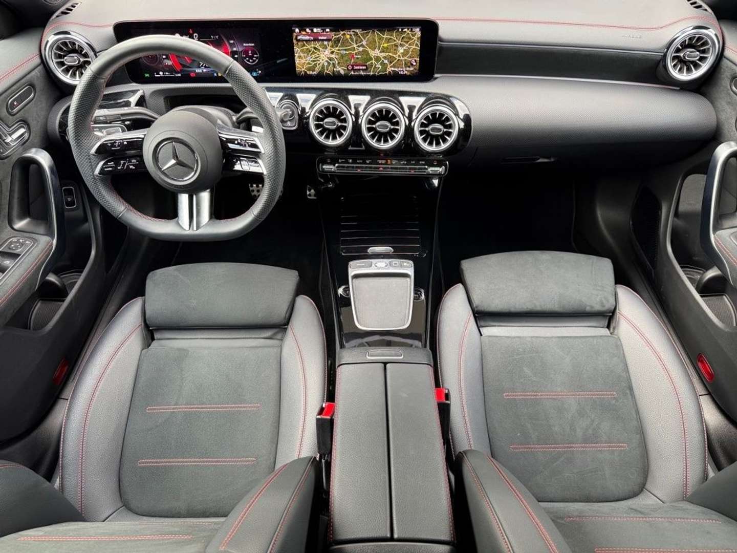 Mercedes CLA 200 Coupé 200 AMG Line - 2025 - Joinsteer - #3
