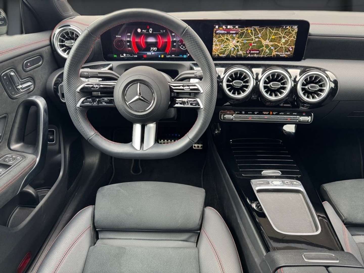 Mercedes CLA 200 Coupé 200 AMG Line - 2025 - Joinsteer - #8