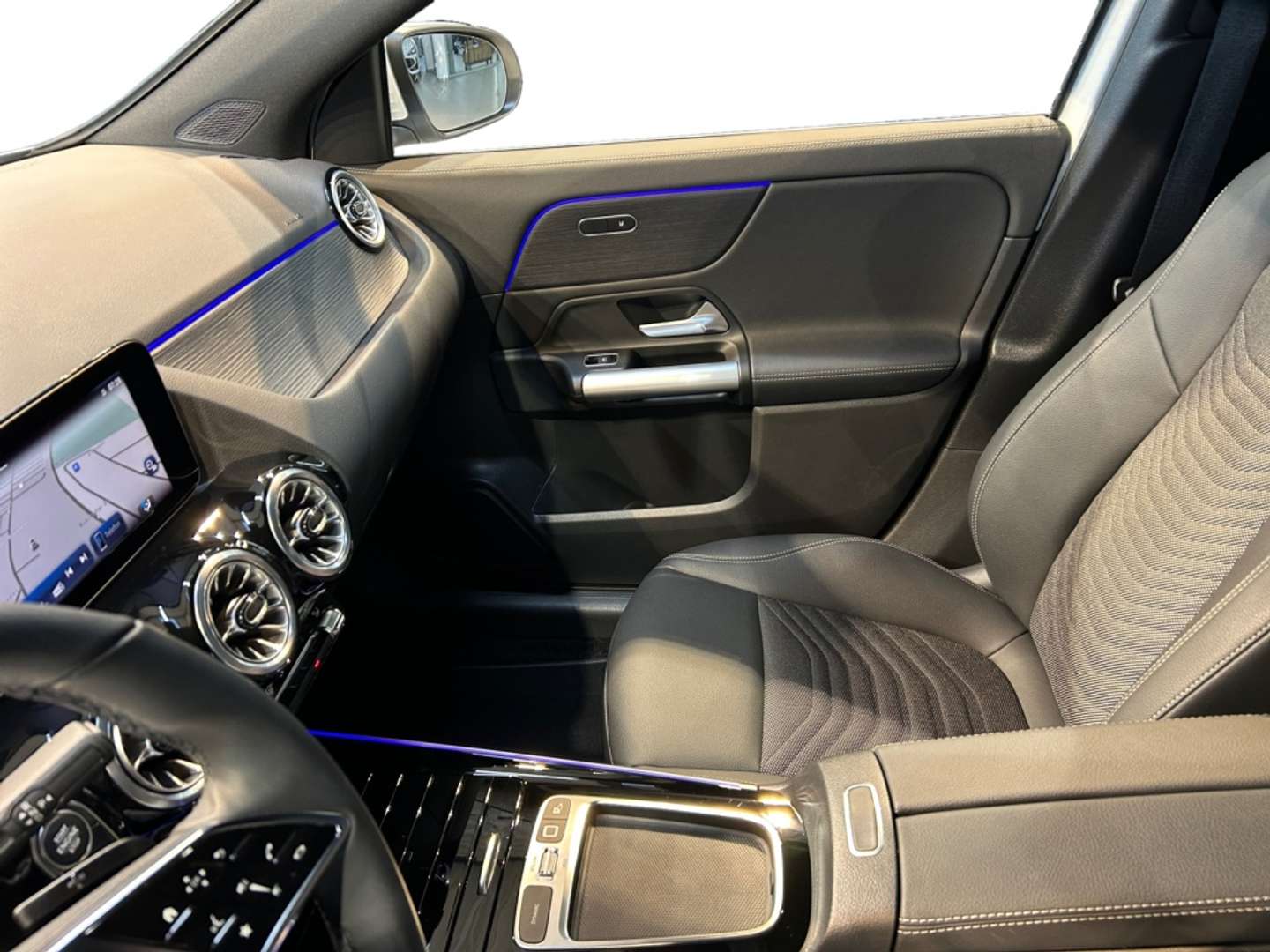 Mercedes GLA 200 Progressive - 2024 - Joinsteer - #4