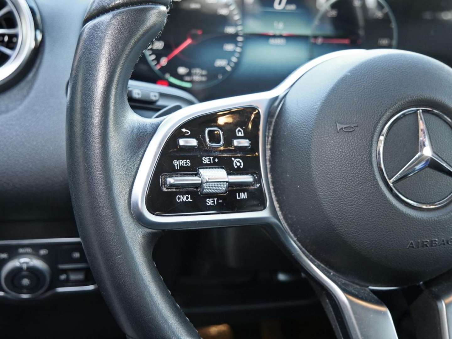 Mercedes EQB 300 Progressive - 2023 - Joinsteer - #8