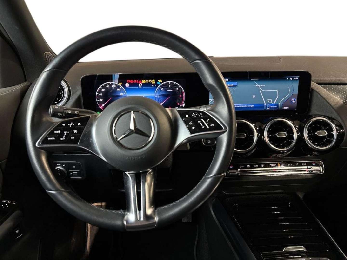 Mercedes GLA 200 Progressive - 2025 - Joinsteer - #11