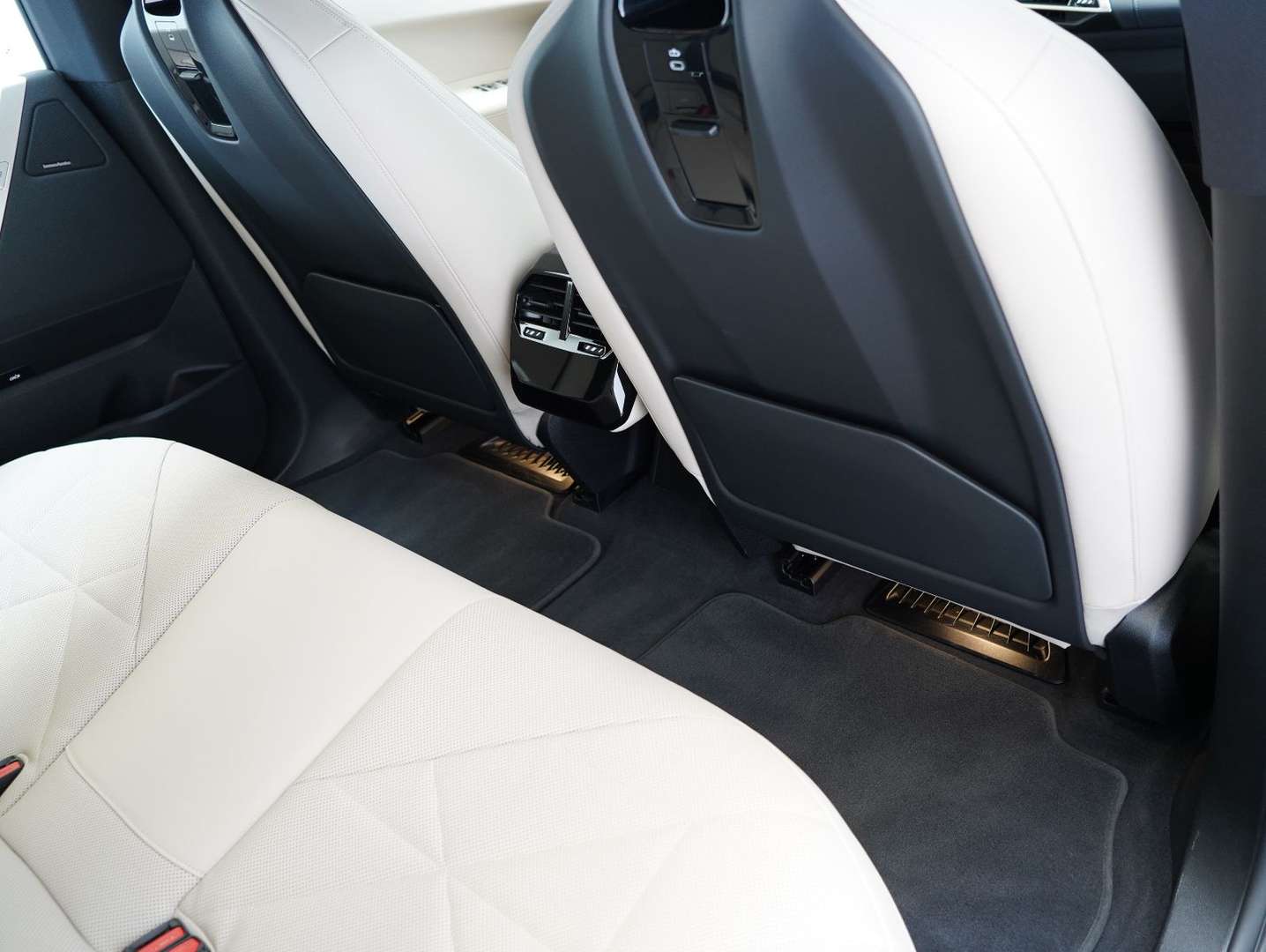 BMW IX Sport XDrive40 - 2023 - Joinsteer - #19