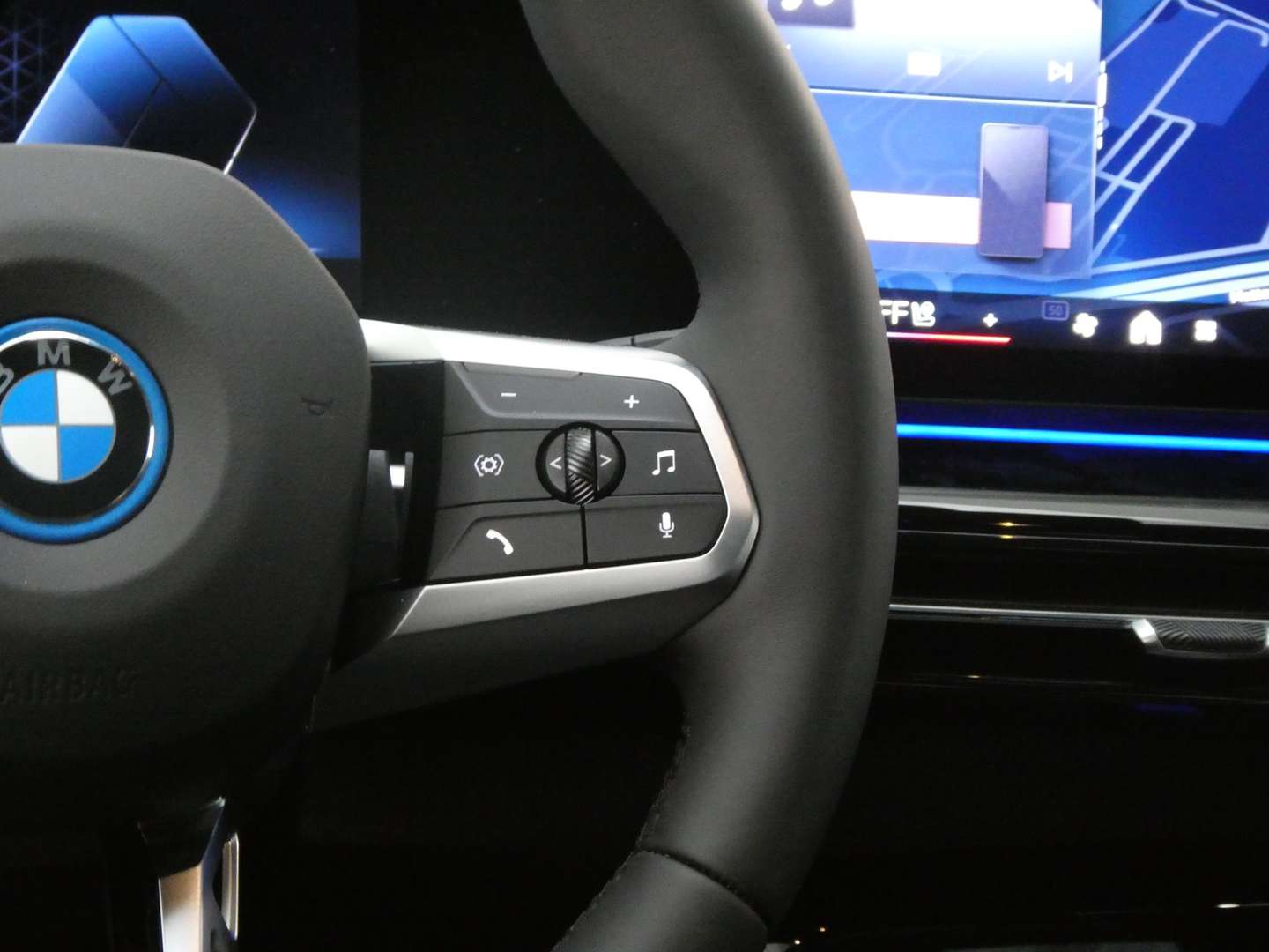 BMW IX1 EDrive20 - 2026 - Joinsteer - #17