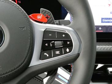 BMW XM 50e — photo 17
