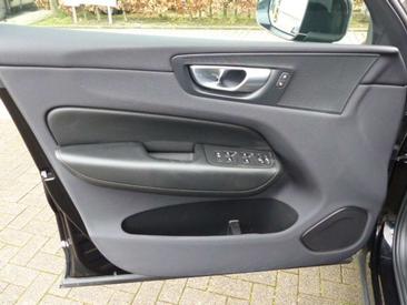 Volvo XC60 T6 Recharge Core — photo 4