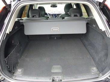 Volvo XC60 T6 Recharge Core — photo 17
