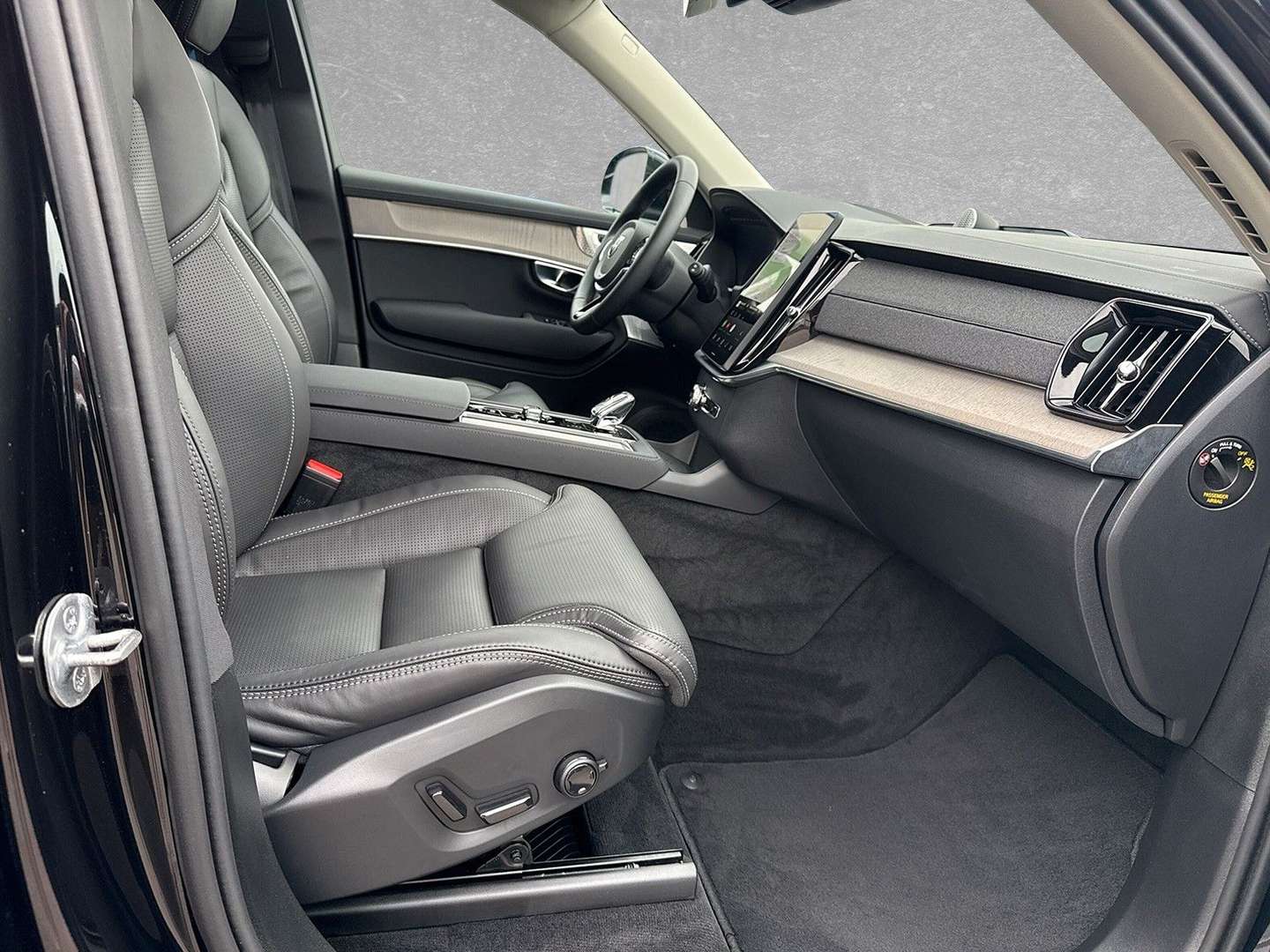 Volvo XC90 T8 Plus - 2025 - Joinsteer - #3