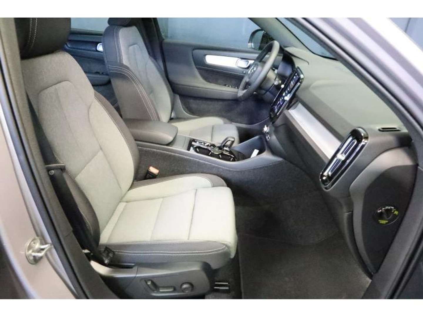 Volvo XC40 Dark - 2025 - Joinsteer - #10