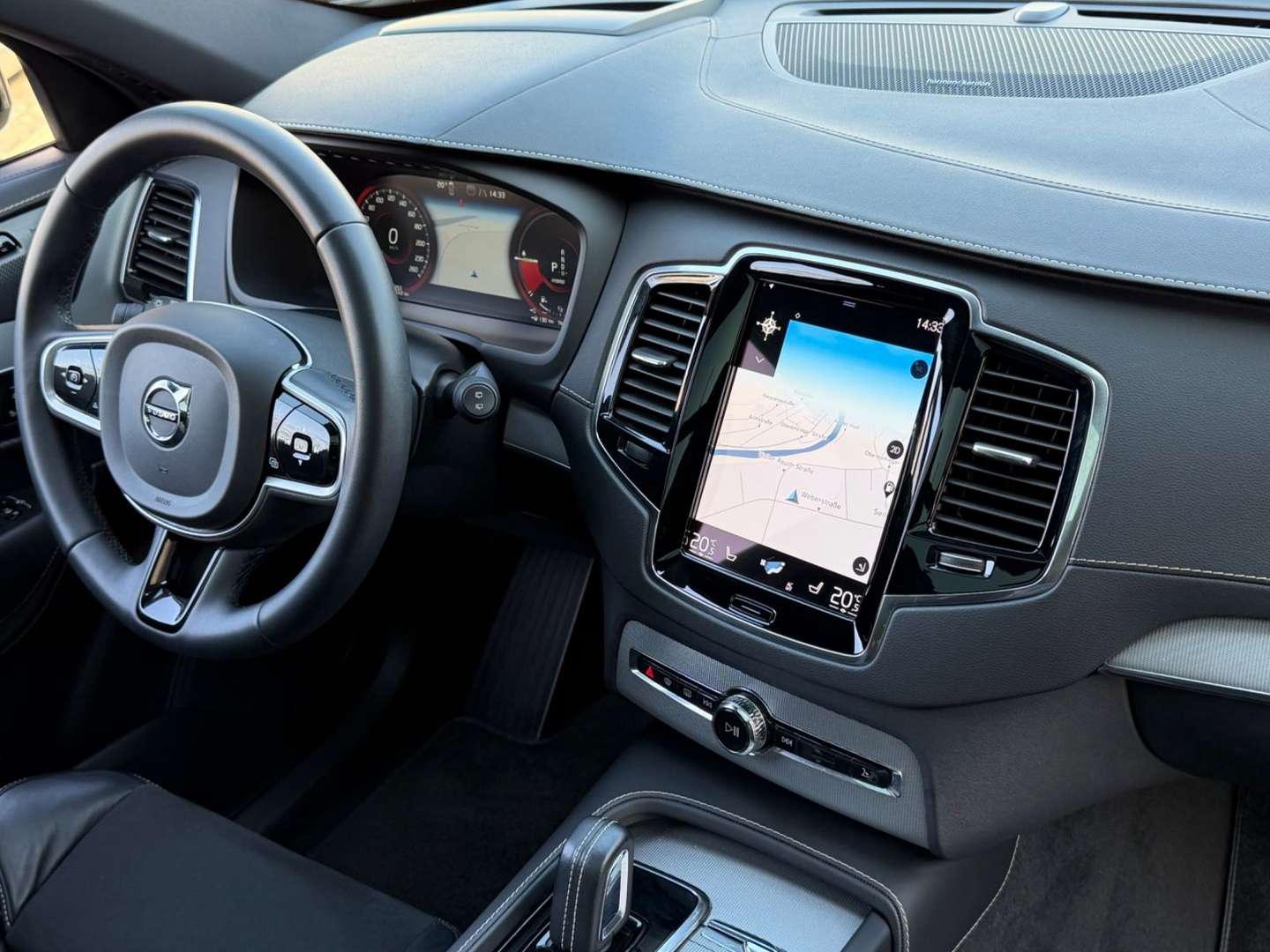 Volvo XC90 T8 R-Design - 2022 - Joinsteer - #12