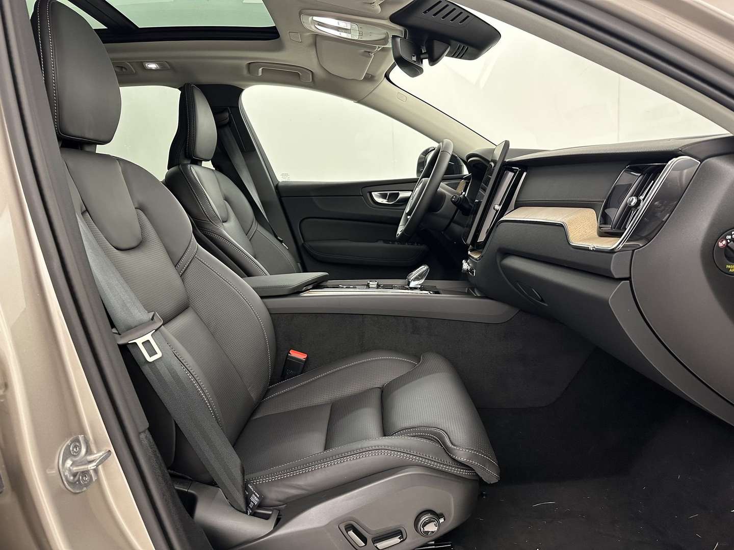 Volvo XC60 B5 Ultra Dark - 2025 - Joinsteer - #3