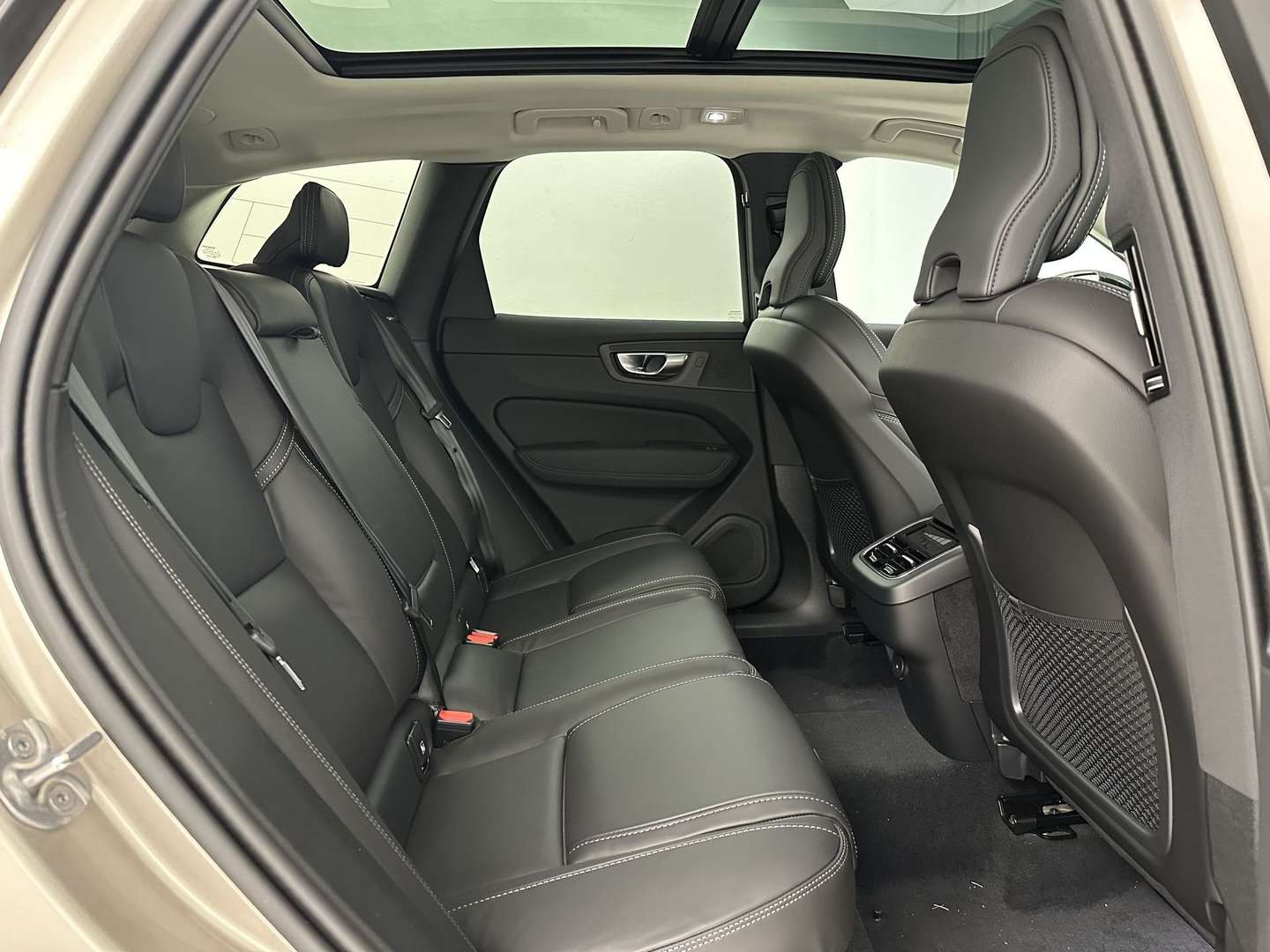 Volvo XC60 B5 Ultra Dark - 2025 - Joinsteer - #5