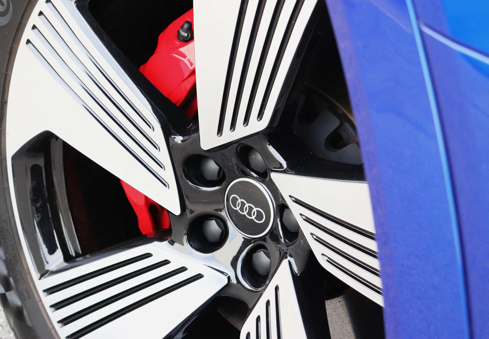 Audi Q8 E-tron S Line 55 - 2024 - Joinsteer - #2