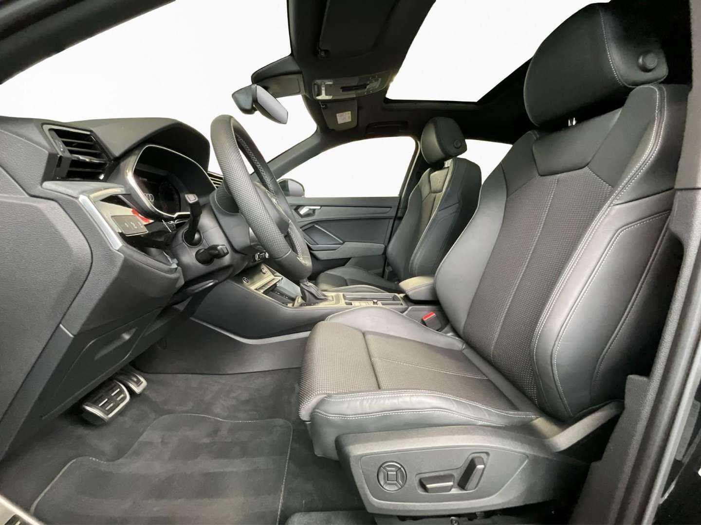 Audi Q3 S Line - 2025 - Joinsteer - #9