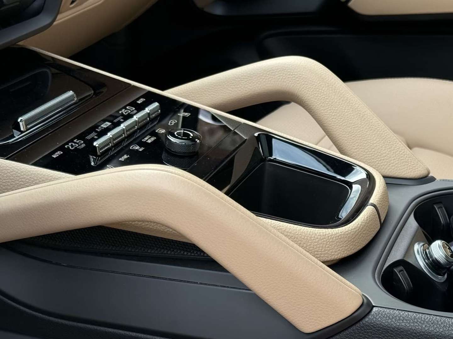 Porsche Cayenne III E-Hybrid - 2025 - Joinsteer - #13