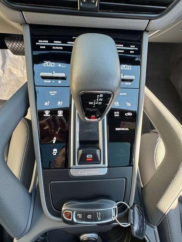 Porsche Cayenne III Platinum Edition — photo 12