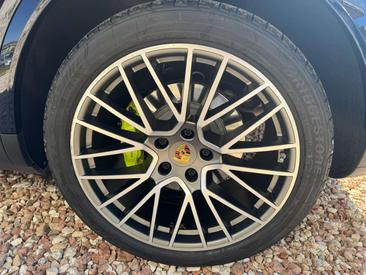 Porsche Cayenne III Platinum Edition — photo 14