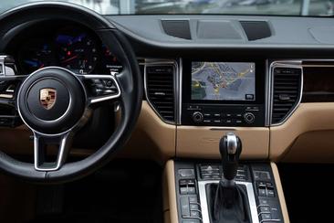 Porsche Macan GTS — photo 11
