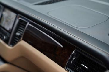 Porsche Macan GTS — photo 21