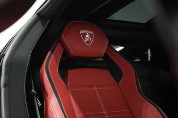 Lamborghini Countach — photo 16