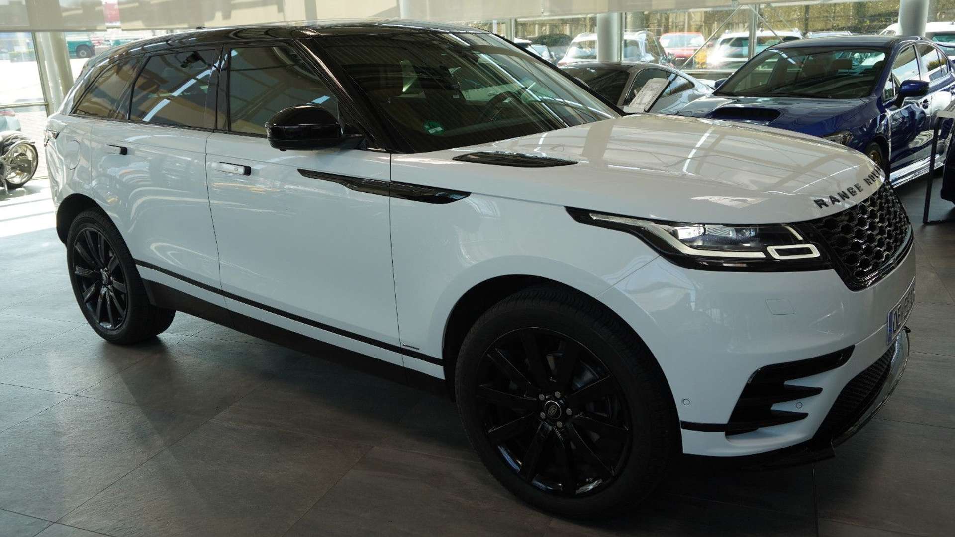 Land Rover Range Rover Velar 2.0 D240 R-Dyn*HSE*PANO*SHADOW - 2018 - Joinsteer - #2