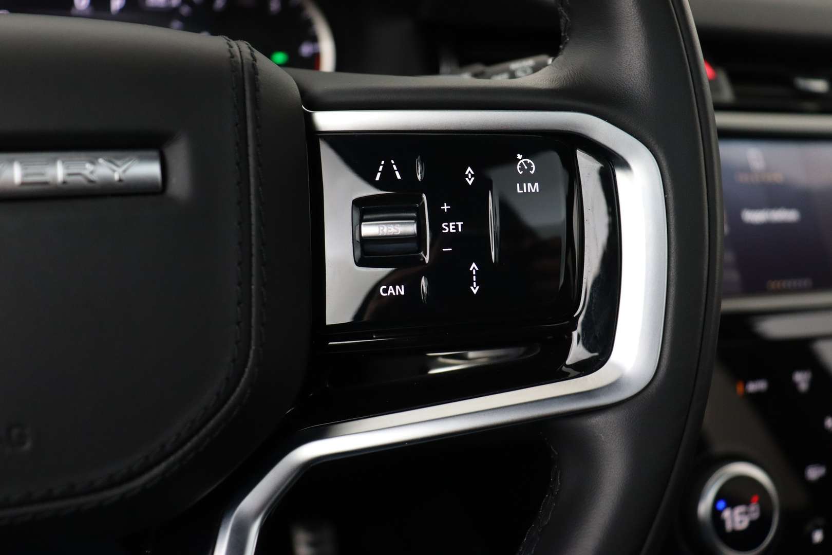 Land Rover Discovery Sport R-DYNAMIC S AWD + 7PL. + A/T + GPS + LEDER + 2.0D - 2023 - Joinsteer - #15