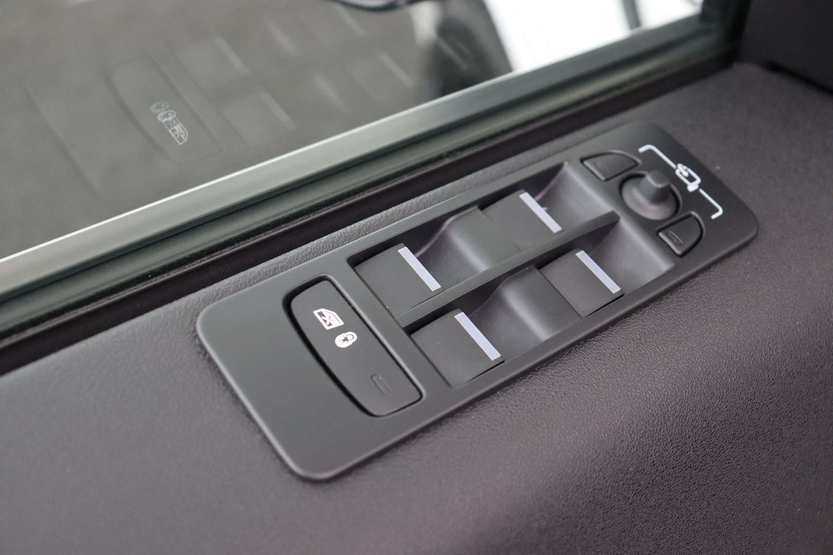 Land Rover Discovery Sport R-DYNAMIC S AWD + 7PL. + A/T + GPS + LEDER + 2.0D - 2023 - Joinsteer - #24