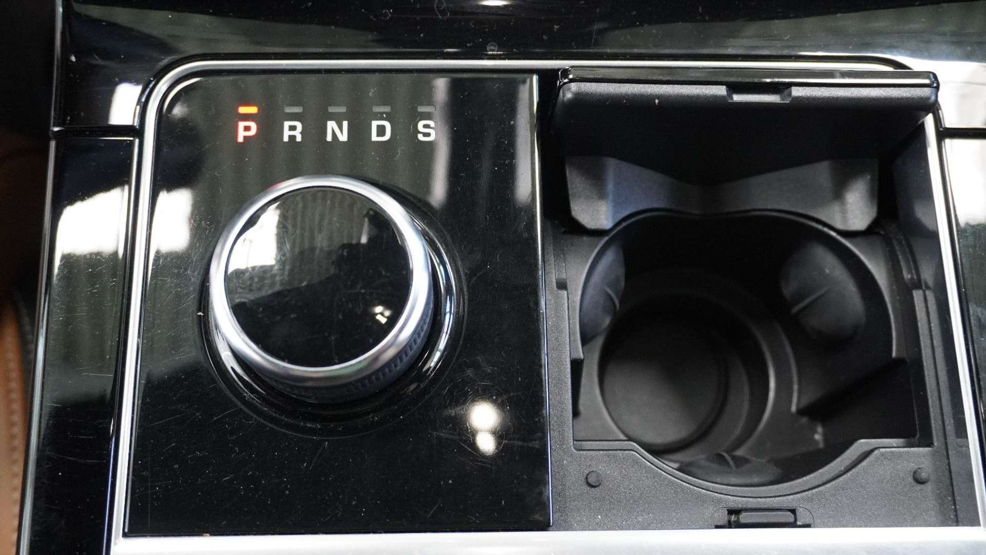 Land Rover Range Rover Velar 2.0 D240 R-Dyn*HSE*PANO*SHADOW - 2018 - Joinsteer - #23