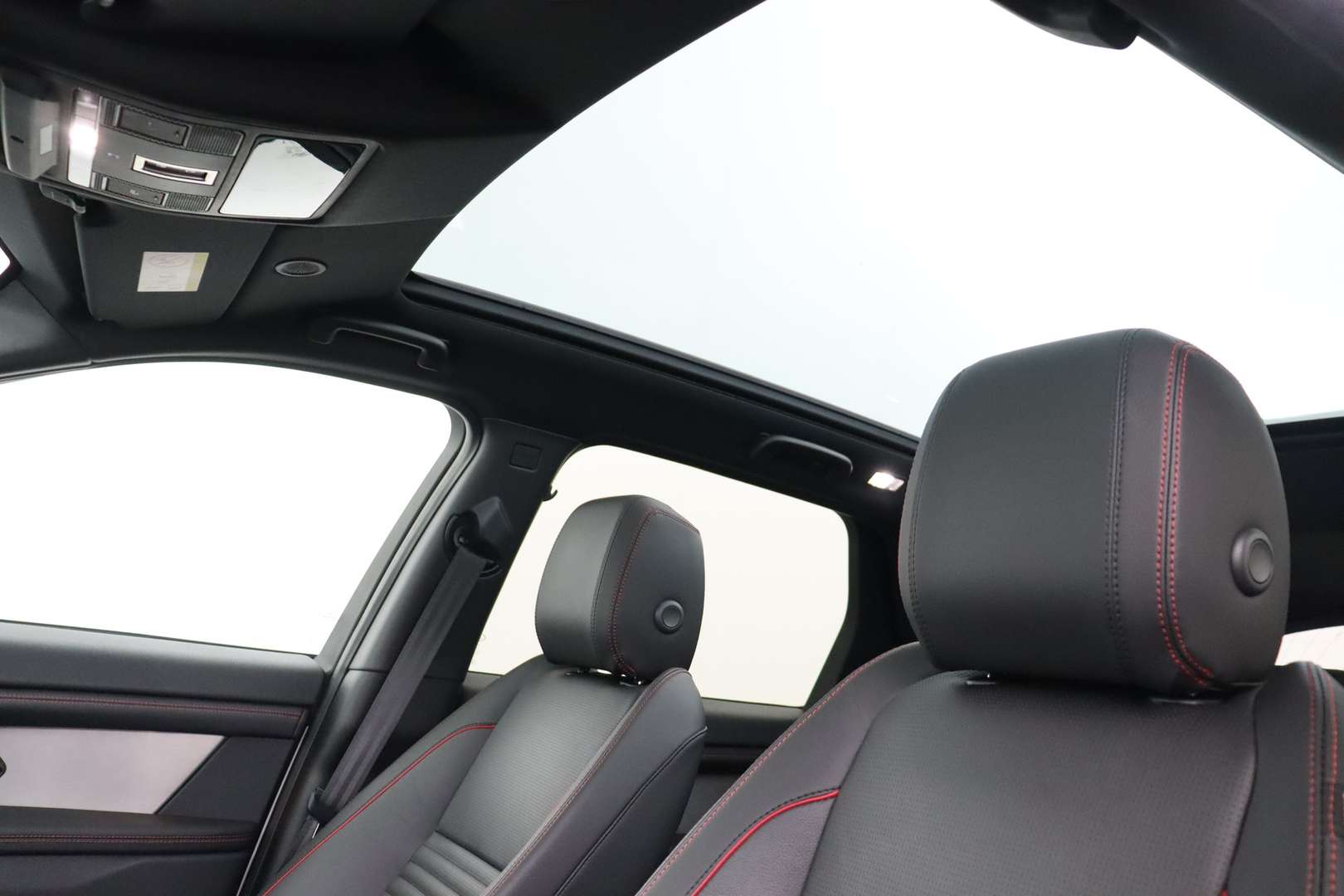 Land Rover Discovery Sport R-DYNAMIC S AWD + 7PL. + A/T + GPS + LEDER + 2.0D - 2023 - Joinsteer - #26