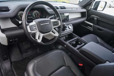 Land Rover Defender 110 P400e SE — photo 10