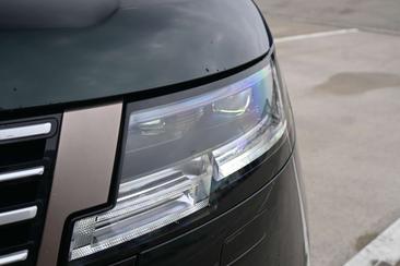 Land Rover Range Rover 3.0 P550e SV PHEV — photo 11