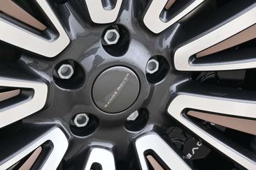 Land Rover Range Rover 3.0 P550e SV PHEV — photo 12