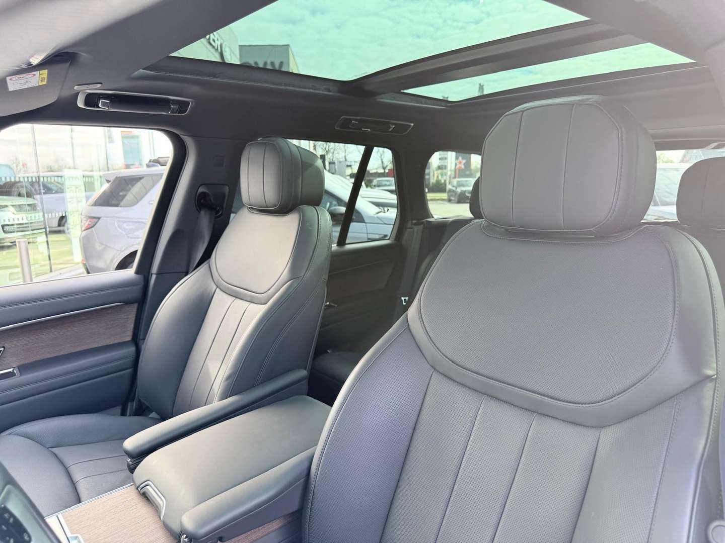 Land Rover Range Rover P460e SE - 2025 - Joinsteer - #10