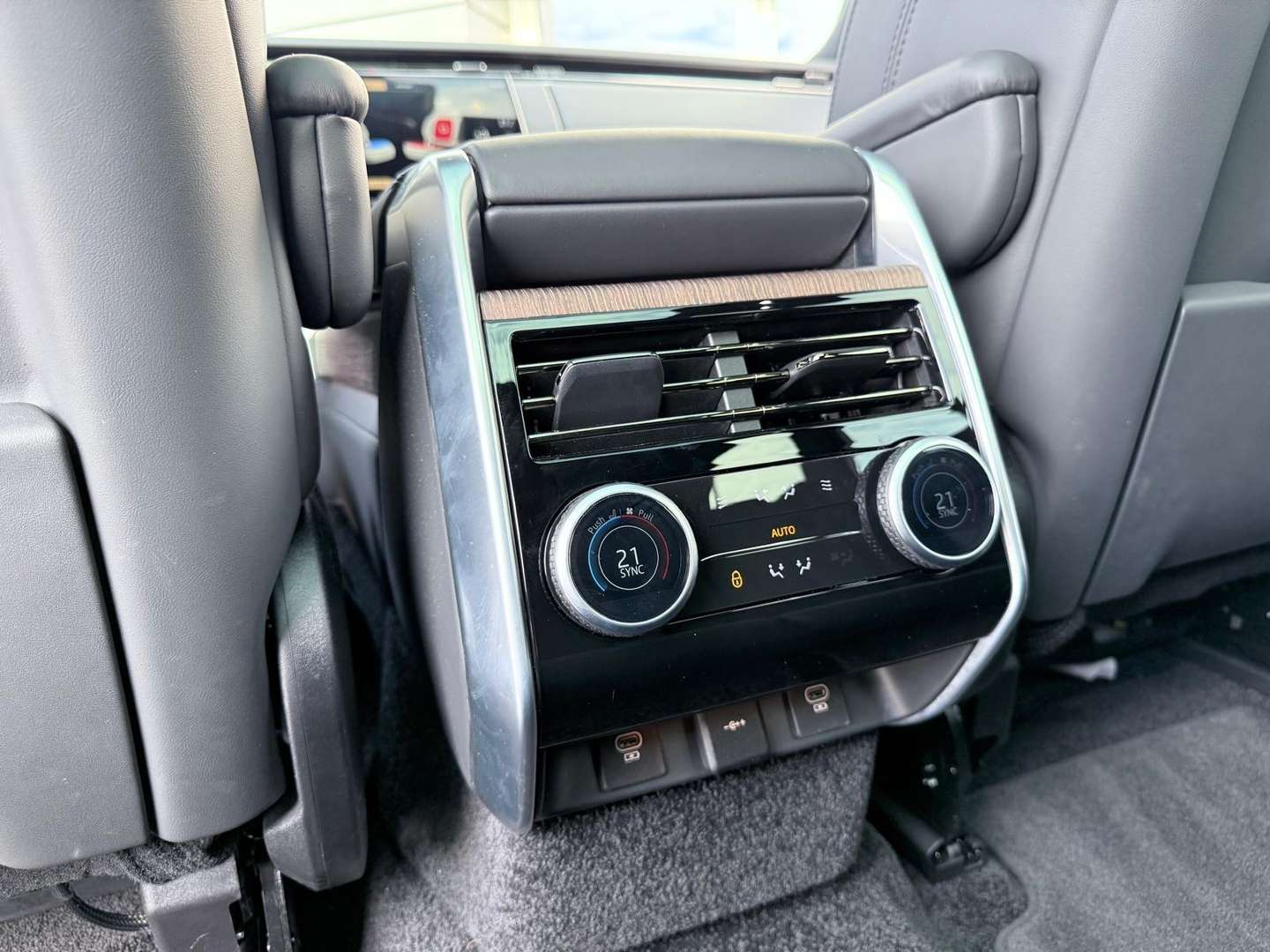 Land Rover Range Rover P460e SE - 2025 - Joinsteer - #17