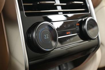 Land Rover Range Rover 3.0 P550e SV PHEV — photo 43