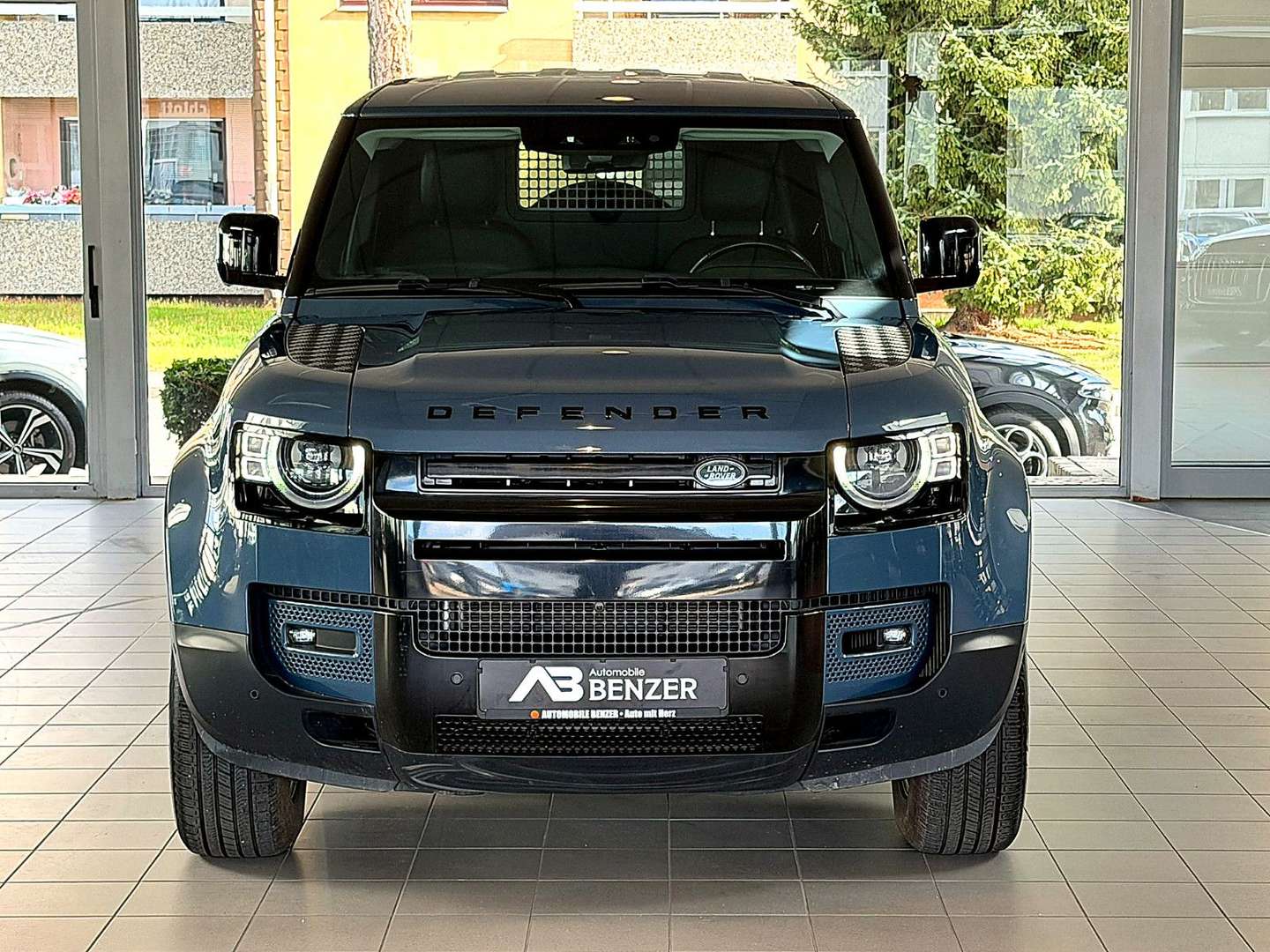 Land Rover Defender 110 Hard Top S/3-SITZE/NAVI/LEDER/360'' - 2021 - Joinsteer - #2