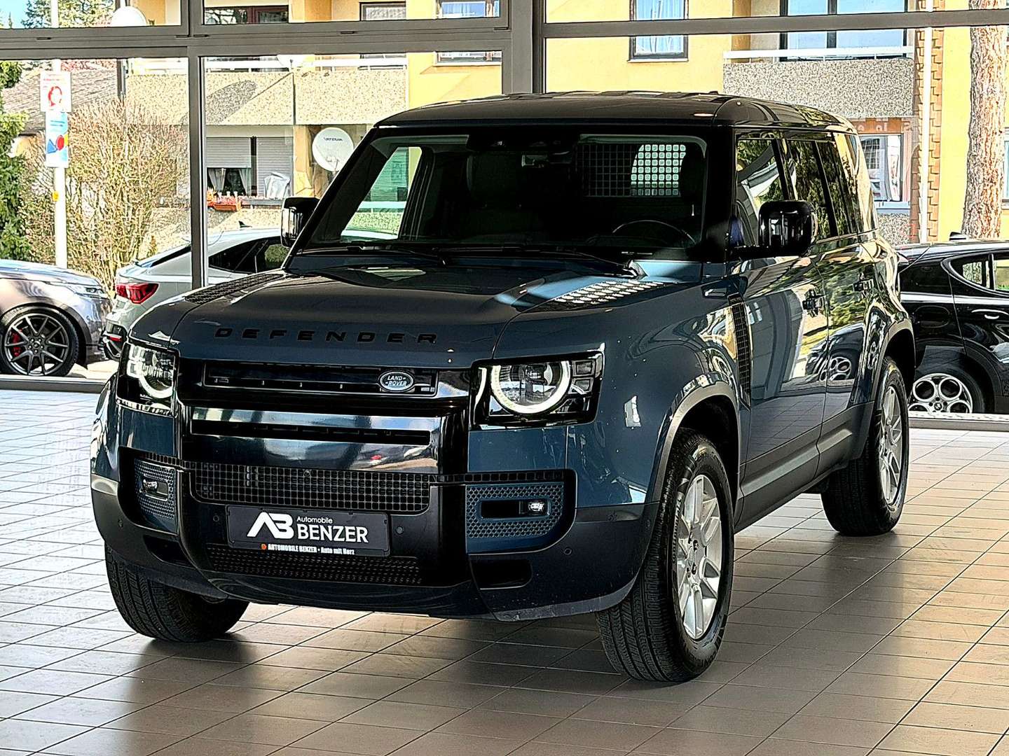 Land Rover Defender 110 Hard Top S/3-SITZE/NAVI/LEDER/360'' - 2021 - Joinsteer - #3