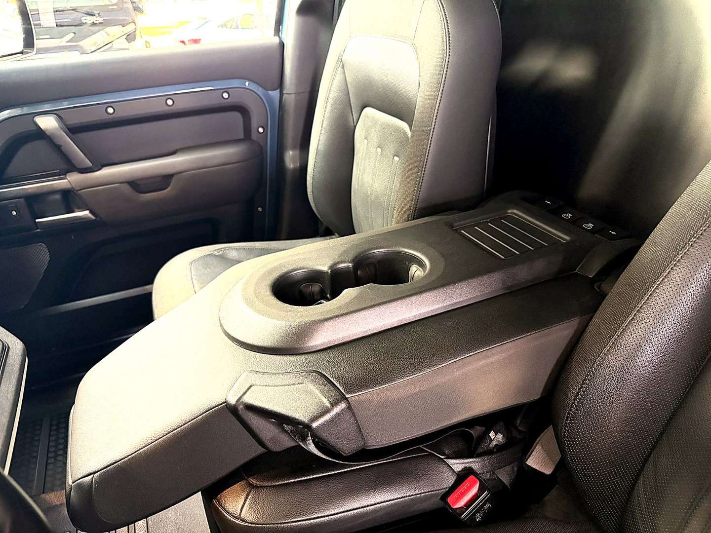 Land Rover Defender 110 Hard Top S/3-SITZE/NAVI/LEDER/360'' - 2021 - Joinsteer - #14