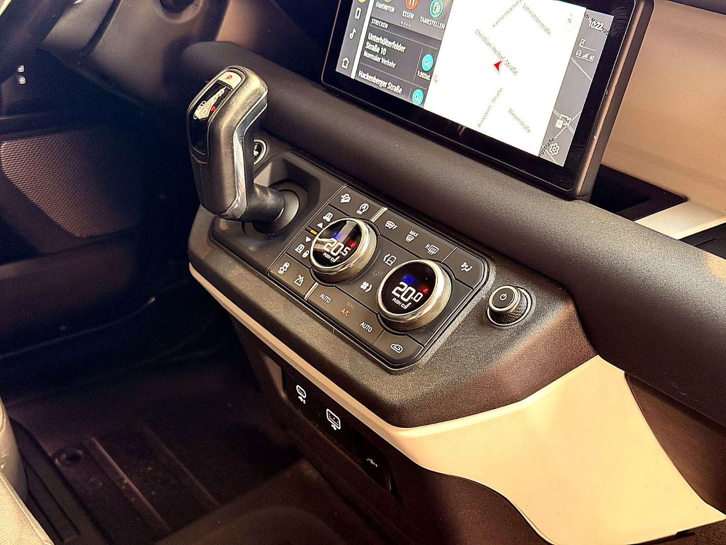 Land Rover Defender 110 Hard Top S/3-SITZE/NAVI/LEDER/360'' - 2021 - Joinsteer - #27