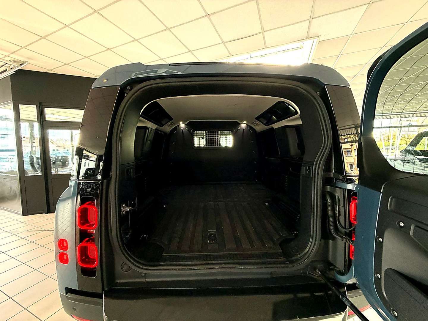 Land Rover Defender 110 Hard Top S/3-SITZE/NAVI/LEDER/360'' - 2021 - Joinsteer - #36