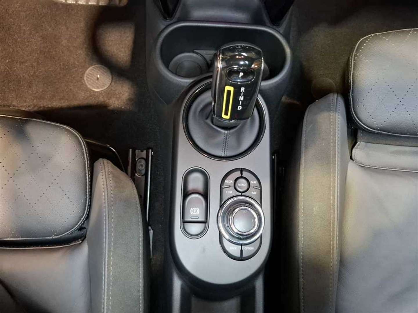 Mini Electric Yours Cooper SE - 2023 - Joinsteer - #15