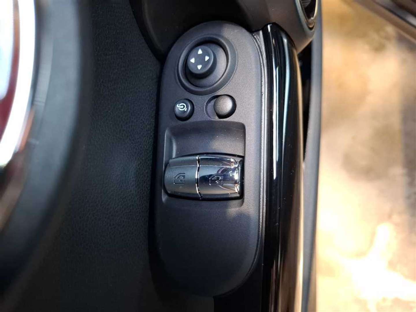 Mini Electric Yours Cooper SE - 2023 - Joinsteer - #16