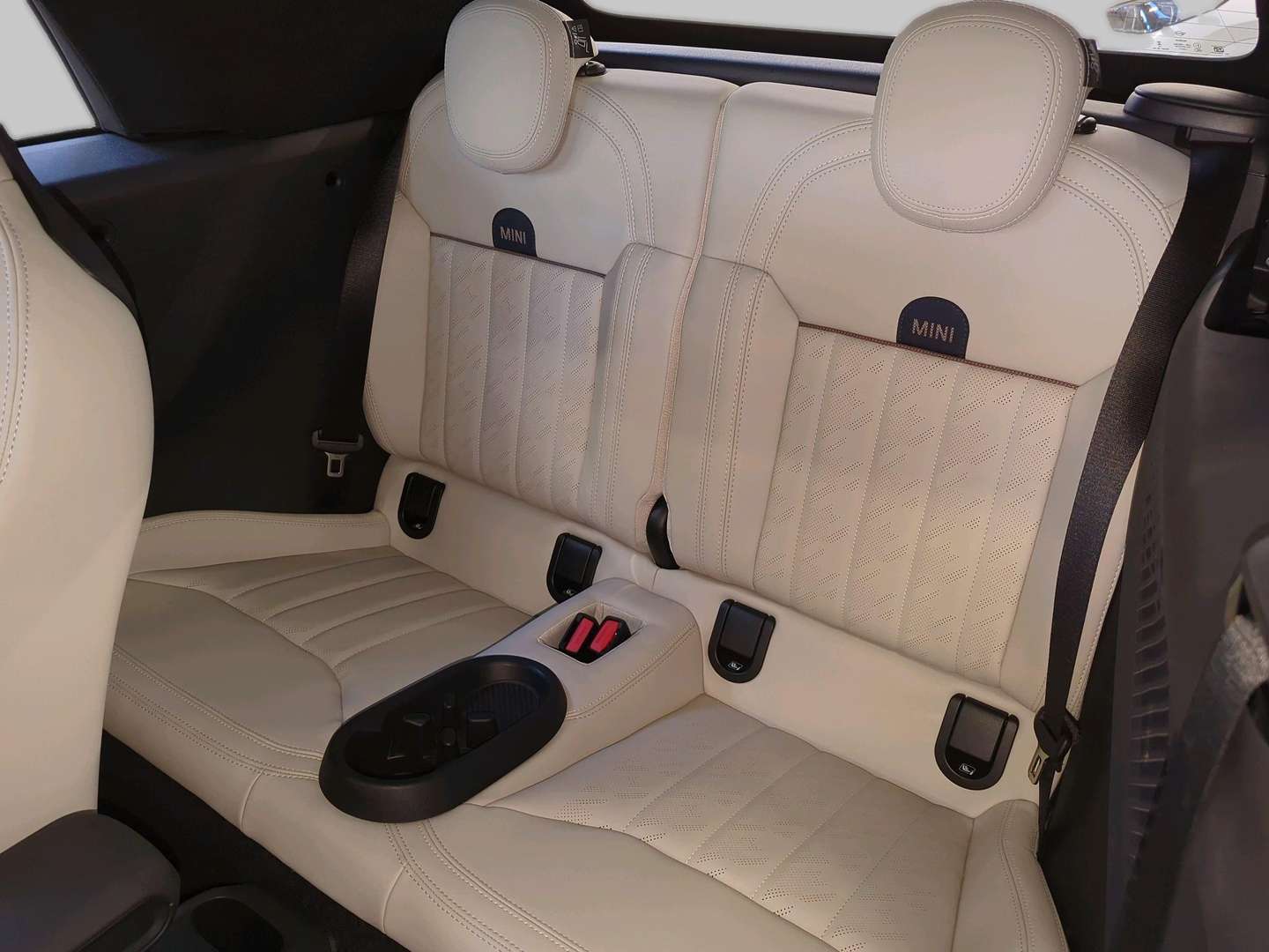 Mini Cabrio Favoured Cooper - 2025 - Joinsteer - #17